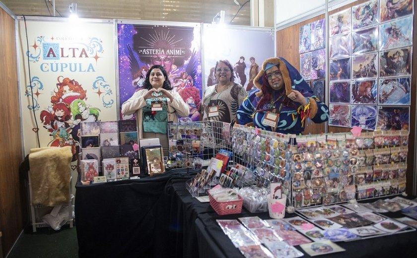 Coletivo transforma estande em vitrine de arte autoral e diversidade