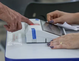 Eleitores de 6 cidades decidem transferência de distritos