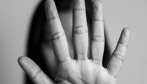 Réu é condenado a 60 anos de prisão por dupla tentativa de feminicídio