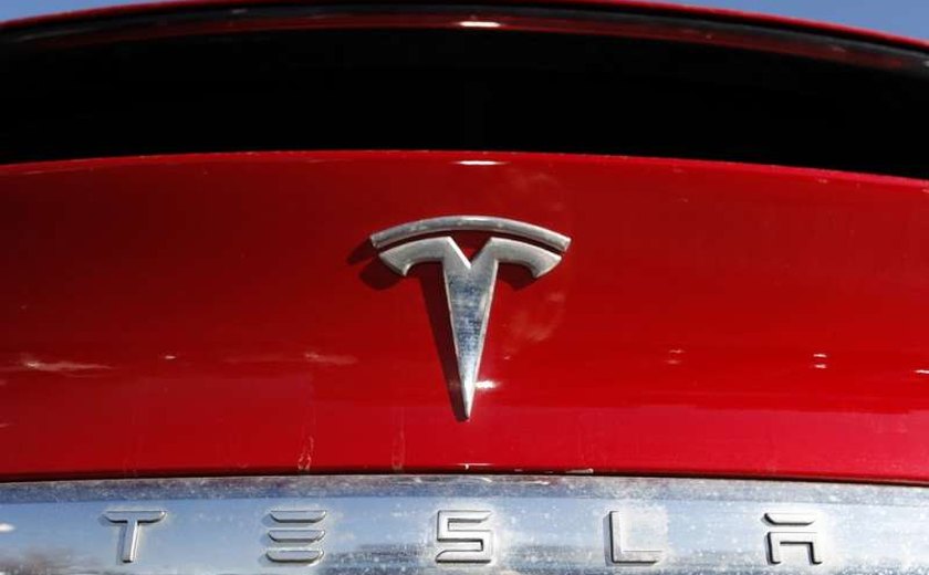 Tesla faz recall de quase 500 mil carros por questões de segurança