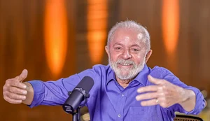 Argentina precisa de presidente que respeite a democracia, diz Lula