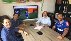 Cruzeiro acerta contratação do atacante Fred por três anos