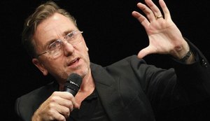 Ator britânico Tim Roth revela que foi abusado sexualmente pelo avô