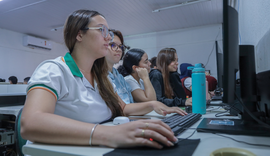 Alagoas supera 70% das escolas públicas conectadas e Brasil avança para universalizar internet na educação até 2026