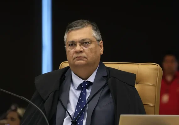 Dino suspende pagamento de R$ 4,2 bi em emendas e manda PF investigar liberação de recursos