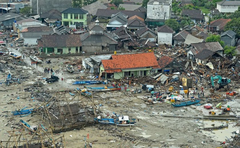 Sob ameaça de novo tsunami, Indonésia esvazia cidades e vilas