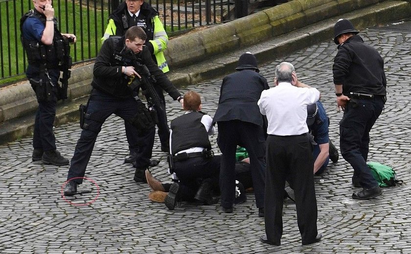 Tiroteio fora do Parlamento britânico deixa quatro mortos e 20 feridos