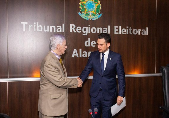 TRE de Alagoas diploma Nivaldo Albuquerque para a Câmara federal