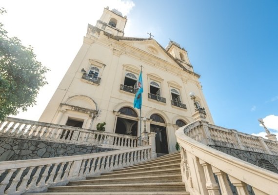 Missa Campal e Procissão de Corpus Christi interditam ruas do Centro de Maceió