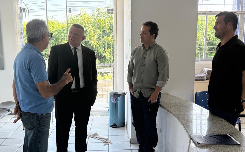 Presidente do TRE/AL visita 19ª Zona Eleitoral e acompanha plantão em Santana do Ipanema