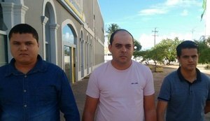 Trio é preso tentando furtar clientes dentro de terminal bancário no Jaraguá