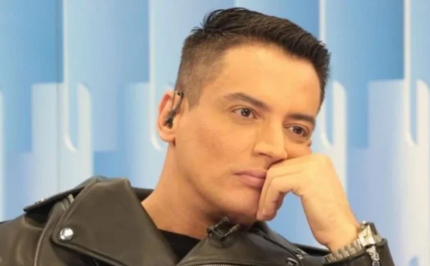 Após polêmica, Leo Dias cutuca celebridades que lhe abandonaram: 'Guardo nomes'