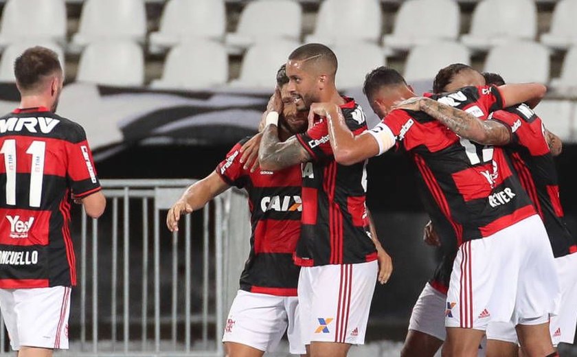 Flamengo vence no Engenhão e elimina Botafogo da Taça Guanabara