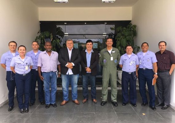 Prefeitura apresenta à Aeronáutica projeto para construção do Ifal