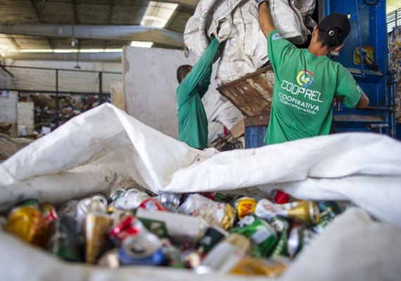 Em 2025, cooperativas que atuam em Maceió recolheram mais de 1.900 toneladas de recicláveis