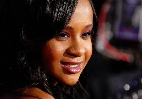 Filha queria matar Whitney Houston e fazer parecer como morte natural, revela doc