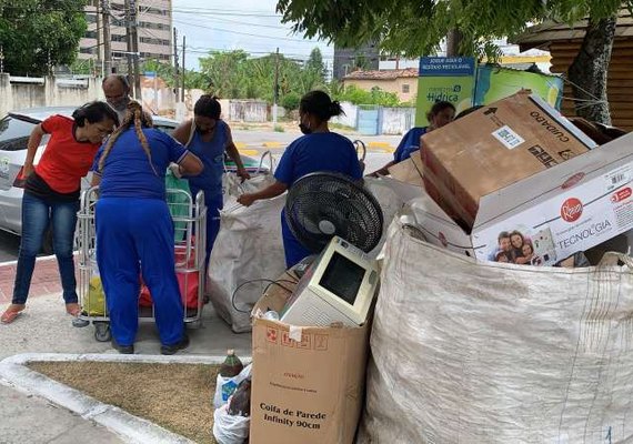 Campanha Recicla Maceió recolhe mais de 300 kg de recicláveis no bairro do Farol