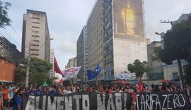 Recife tem protesto contra reajuste no preço de ônibus urbano