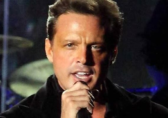 Mãe de Luis Miguel estaria vivendo como mendiga, diz site