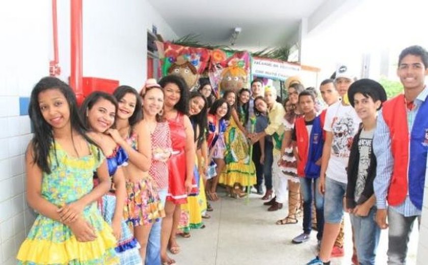 Escolas da rede estadual promovem São João temático sobre os 200 anos de Alagoas