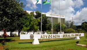 Ex-prefeito é condenado a pagar R$ 123 mil por omitir gastos em programa escolar