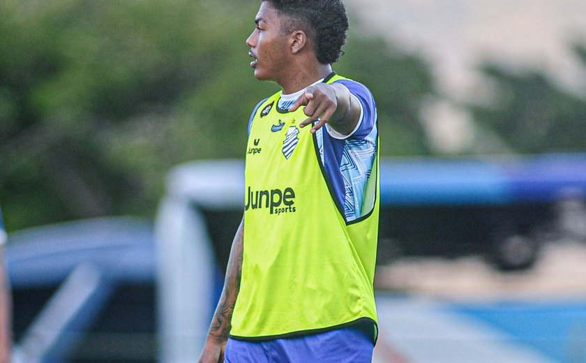 Cadu celebra oportunidades e projeta duelo decisivo do CSA