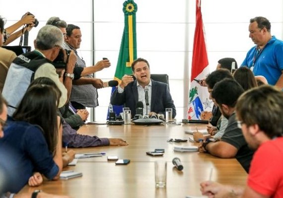 Renan Filho anuncia convocação de 150 professores da reserva técnica