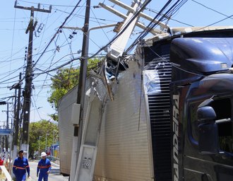 Equatorial registrou 1.013 colisões de veículos em postes em 2025