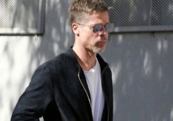 Nas ruas de Los Angeles, Brad Pitt chama atenção por conta da magreza