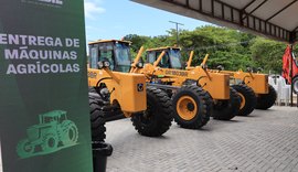 Vídeo: ministro Renan Filho participa de entrega de equipamentos para 17 prefeituras