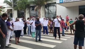 Com salários atrasados, funcionários do Sanatório realizam protesto