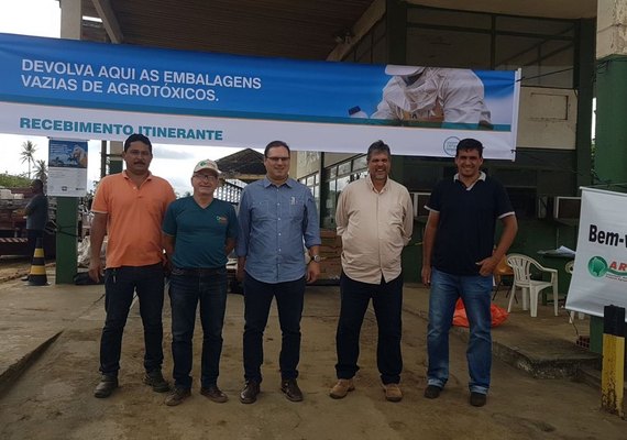 Usina Coaf recebe embalagem vazia de defensivo nesta quarta-feira