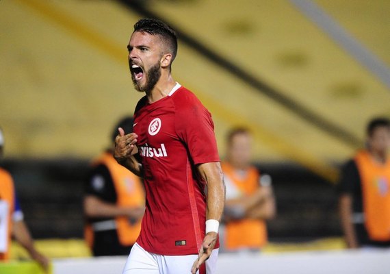 Internacional vence Criciúma de virada na Primeira Liga