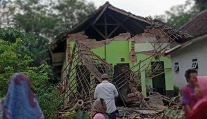 Ilha de Java na Indonésia é atingida por terremoto de magnitude 5,9