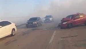 Fumaça de queima de plantação causa acidente envolvendo quatro veículos em Rio Largo