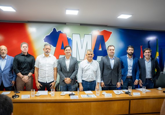 AMA recebe bancada federal para discutir projetos que impactam nas finanças dos municípios