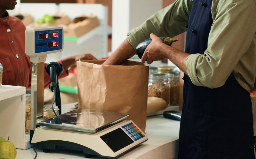 Empresas em Alagoas pagam menor salário do país