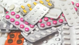 Anvisa proíbe lotes de medicamento para tratar câncer