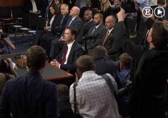 Ex-diretor do FBI James Comey depõe no Senado e acusa Trump de “mentir e difamar”