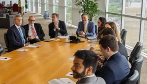 Ministro do TSE proíbe suspensão do canal Exército do Lula
