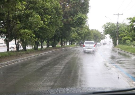 Alagoas segue com chuvas até fim de setembro, diz meteorologista