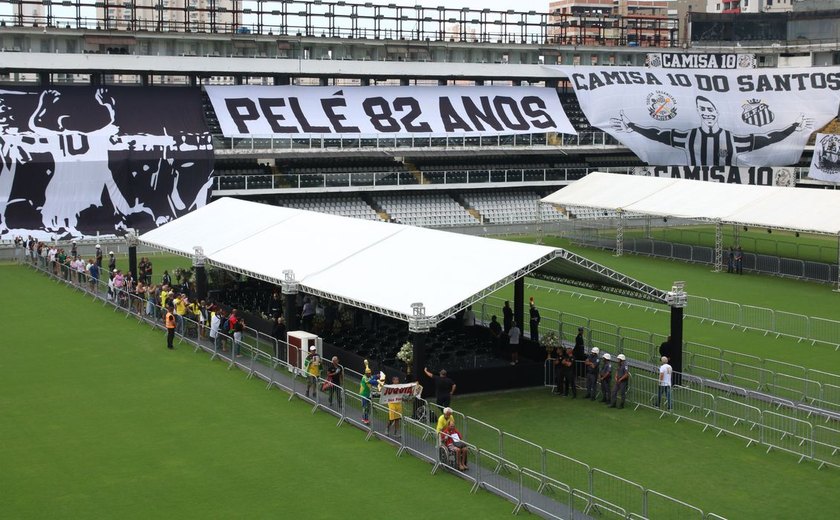 Velório de Pelé: 17 mil já passaram pela Vila para se despedir do Rei