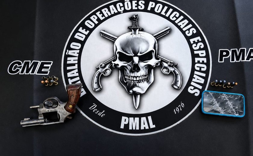 Suspeito de integrar facção criminosa morre em confronto com a polícia durante operação em Penedo