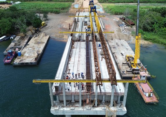 Obras da ponte entre Penedo (AL) e Neópolis (SE) avançam e ultrapassam 60% de execução