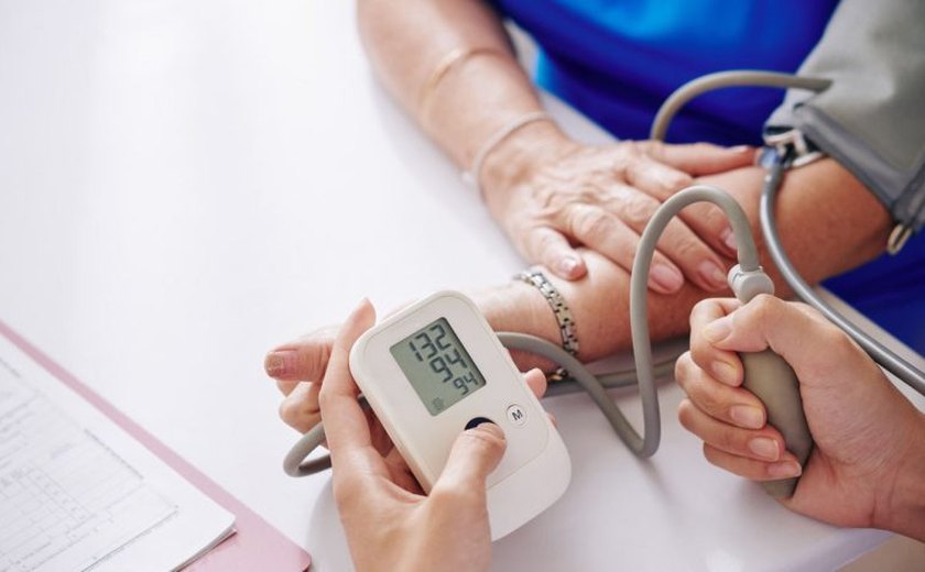 Hipertensão arterial: conheça as causas e como prevenir a doença