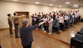 Escola volta ao MPAL para palestra com Proerd sobre prevenção às drogas e à violência doméstica