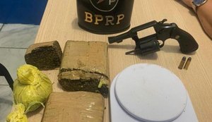 Equipes distintas da Polícia Militar apreendem armas e drogas na capital e interior