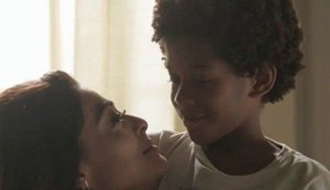 Carolina consegue guarda provisória de Gabriel em 'Totalmente Demais'