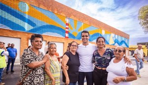 Prefeitura entrega Novo Mercado e realiza sonho de 40 anos no Benedito Bentes