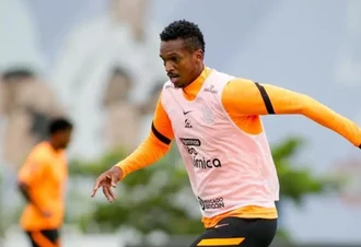 Atacante Jô, ex-Corinthians, é preso por falta de pagamento de pensão